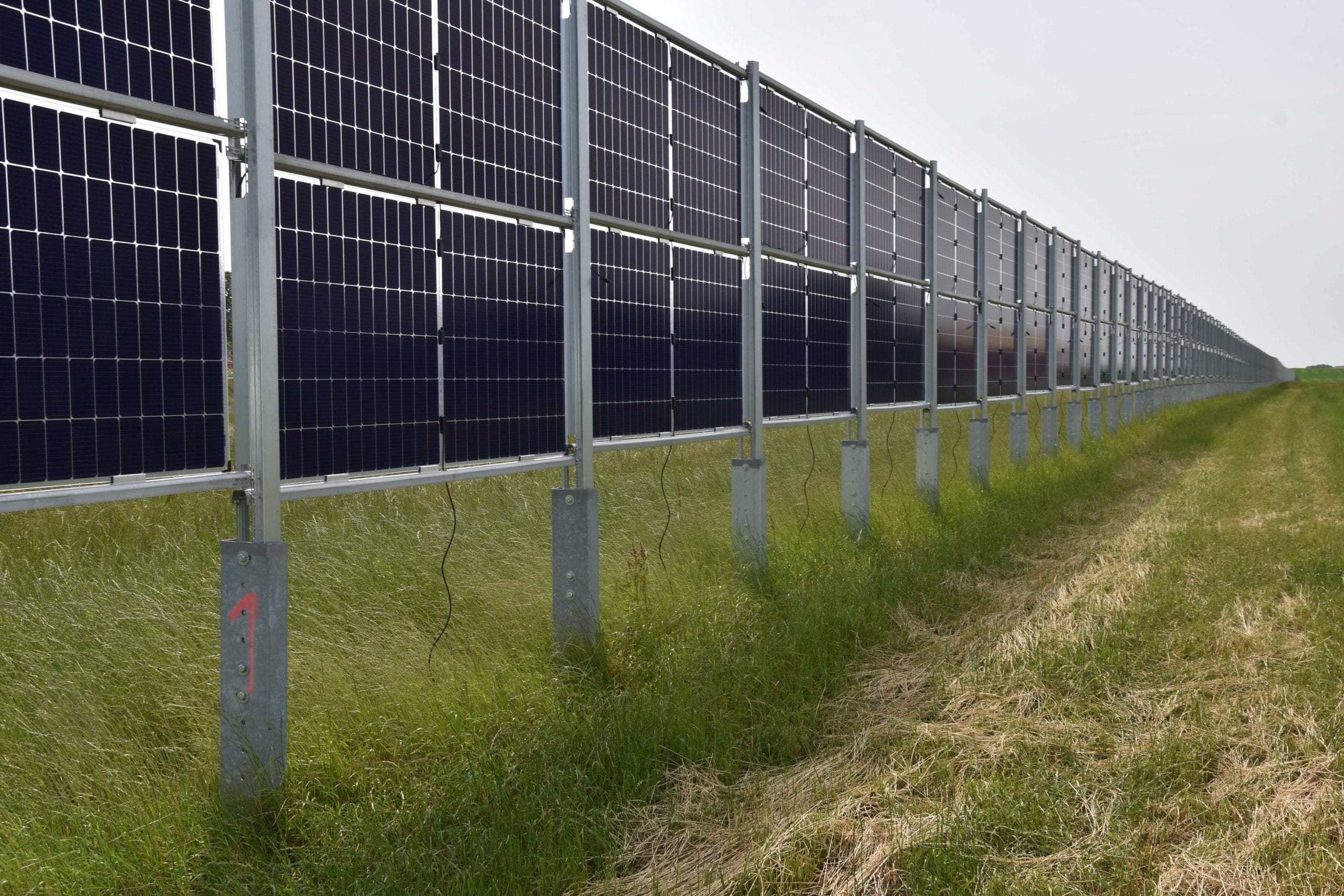 „Agri-Solarpark“ in Kirchweidach im Bau