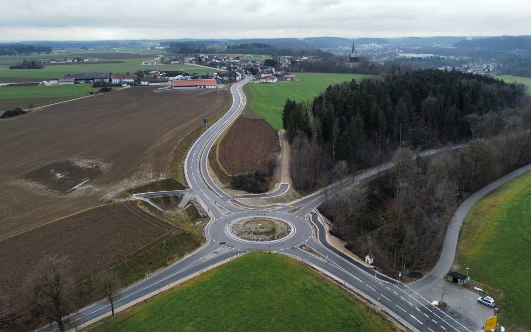 Umbau Kreuzung TS 51 – St 2357 bei Heiligkreuz  in einen Kreisverkehr